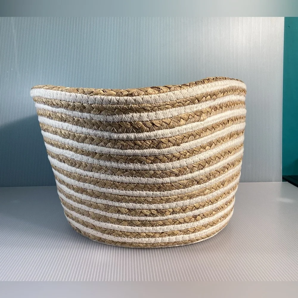 Pillowfort Collapsible Floor Basket